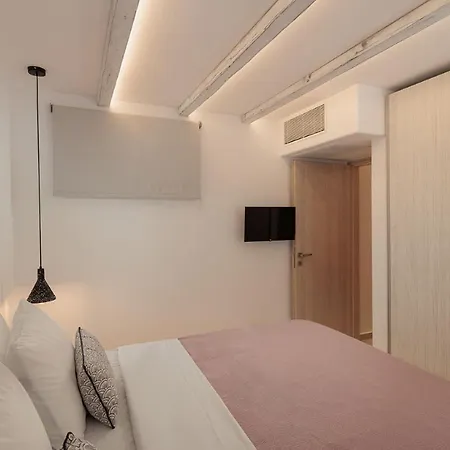 Silvina Loft, Naxos